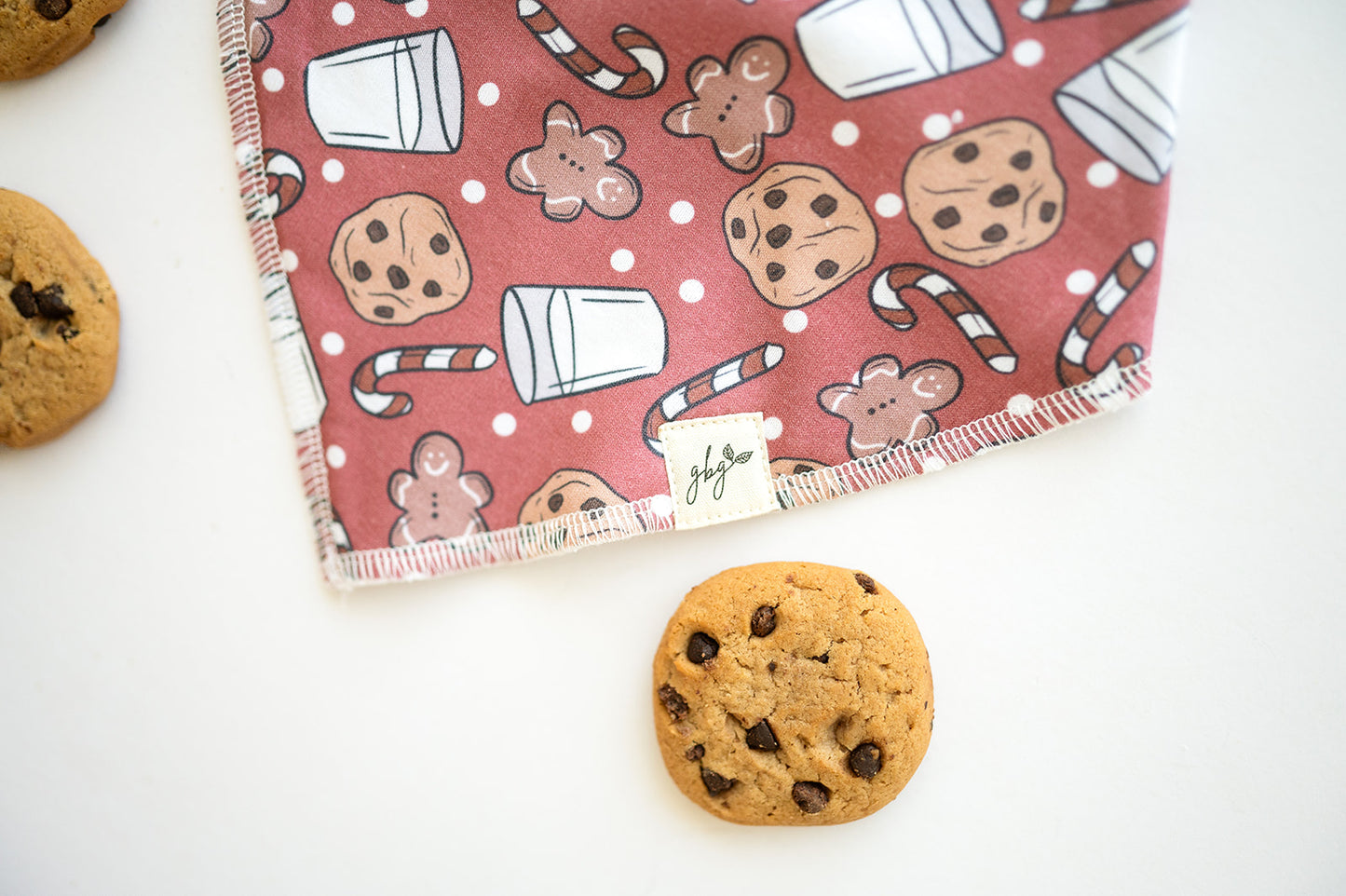 Organic Bandana Bib in Milk and Cookies